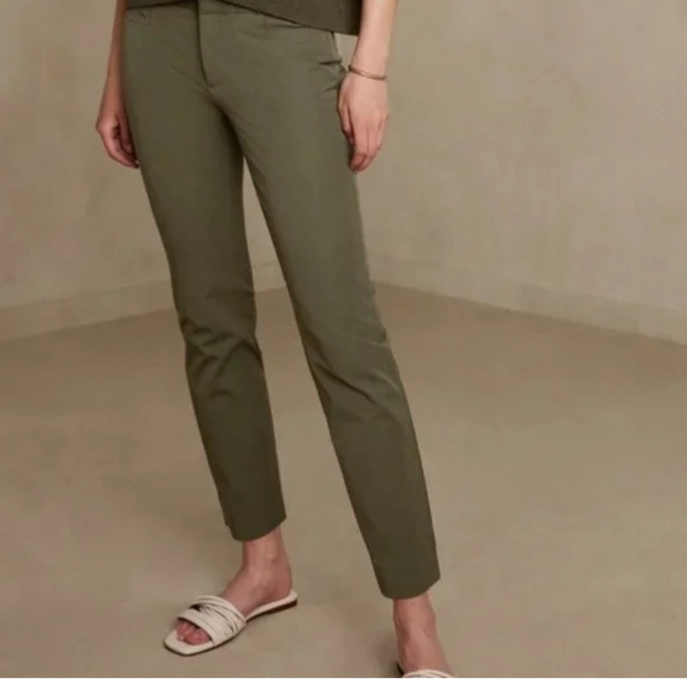 Banana Republic Sloan pants, low rise, army green, size 0, skinny fit